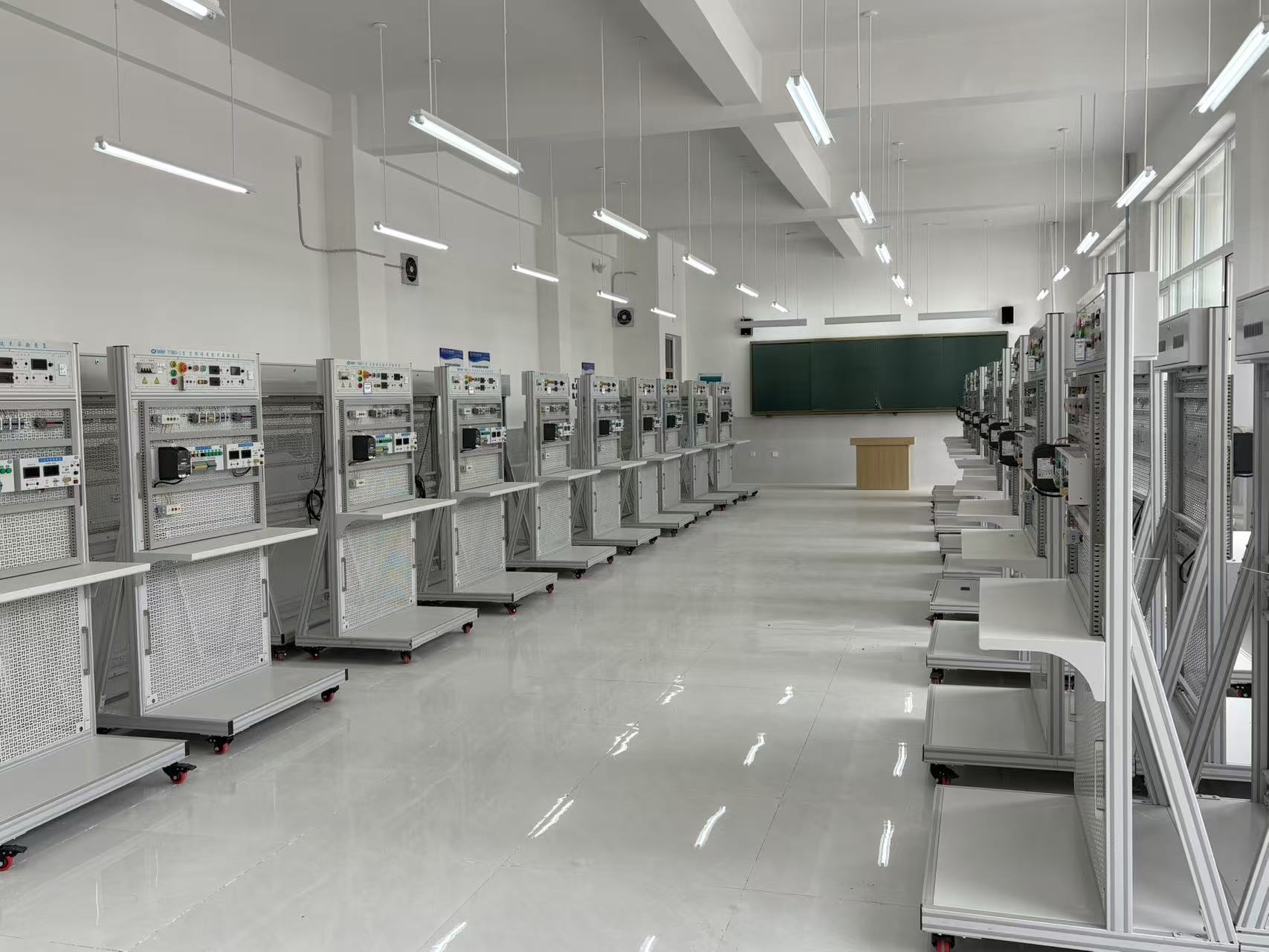 电气控制实训室